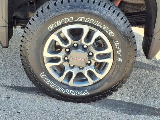 Certified Used 2023 ONYX BLACK GMC AT4 image 25
