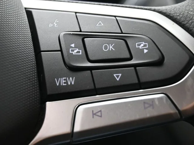 Used 2022 White Volkswagen 2.0T S image 29