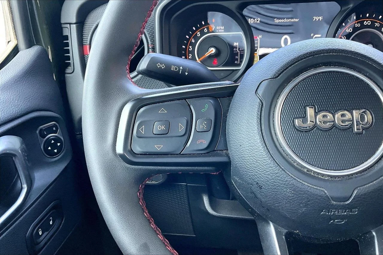 Used 2024 Green Jeep Rubicon image 31