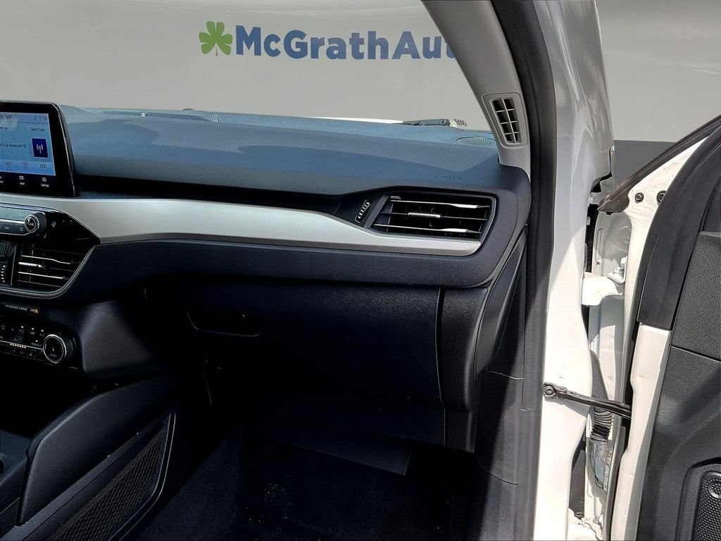 Used 2022 White Ford SEL image 29