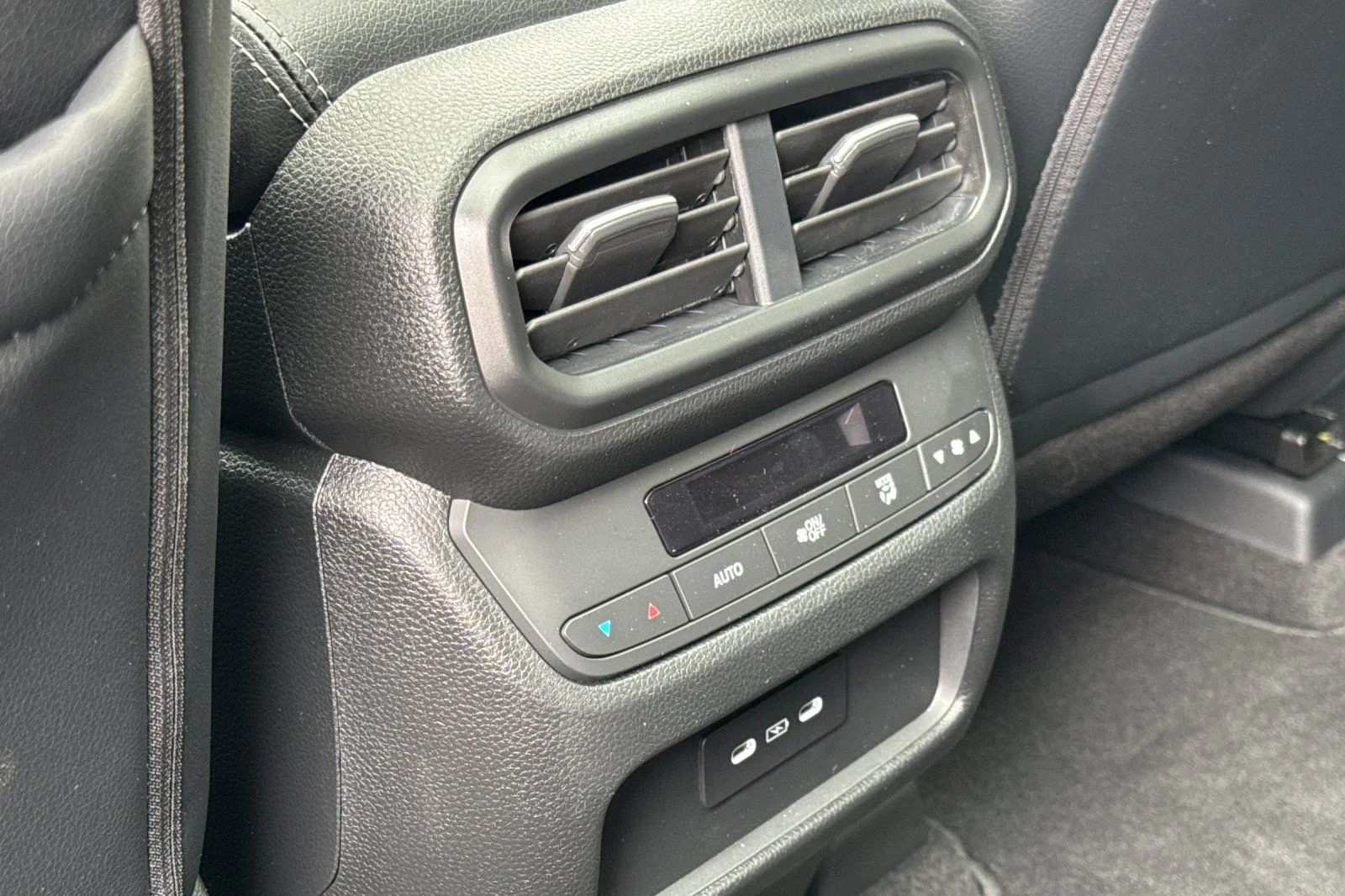 2025 Honda Pilot Touring - Photo 14