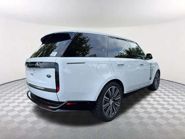 Used 2023 White Land Rover P440e SE image 5