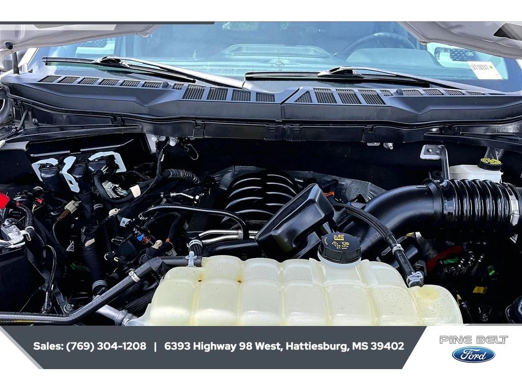 Used 2023 Oxford White Ford XLT image 8