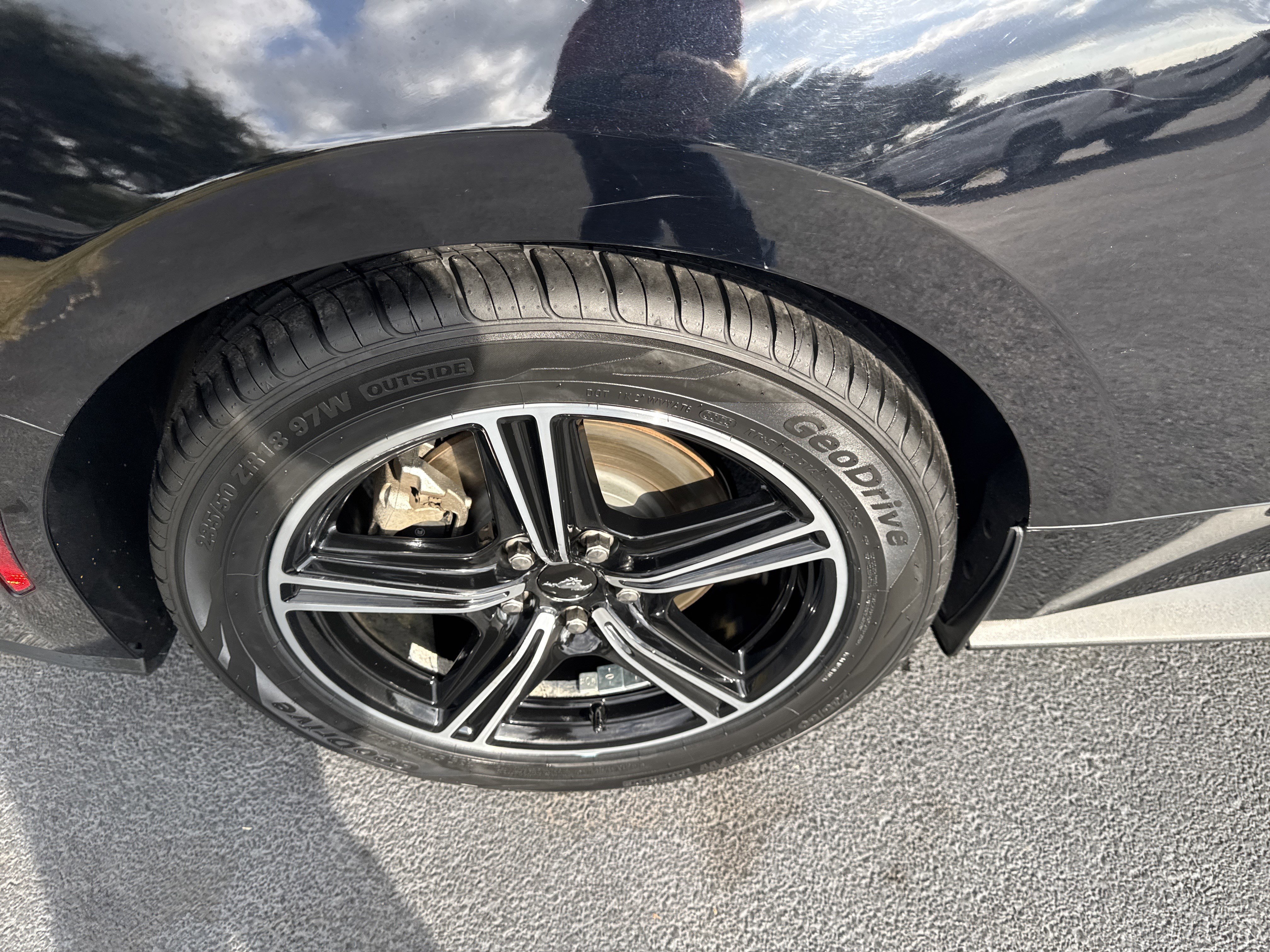 Used 2024  Ford  image 11