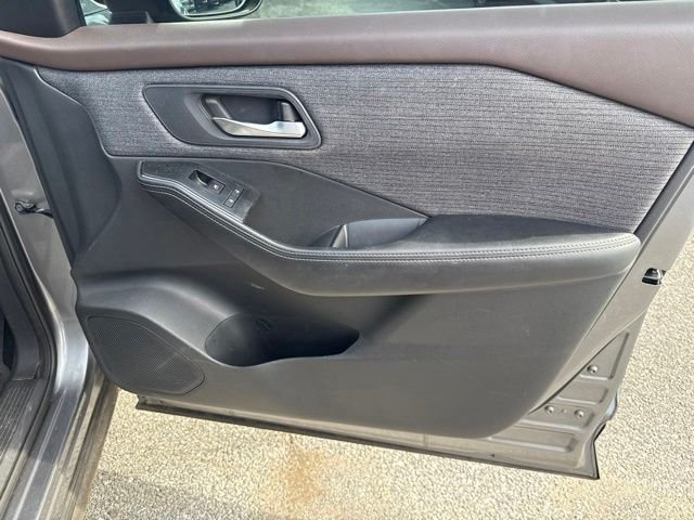 Used 2021 Gray Nissan SV image 14