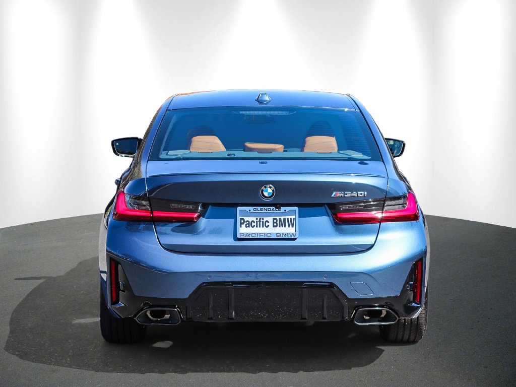 2025 BMW 3 Series photo 5