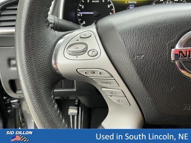 Used 2015 Gun Metallic Nissan SL image 9
