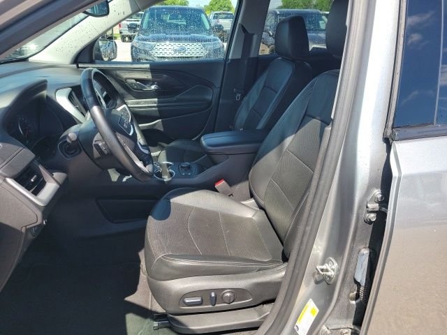 Used 2024 Silver GMC SLT image 17