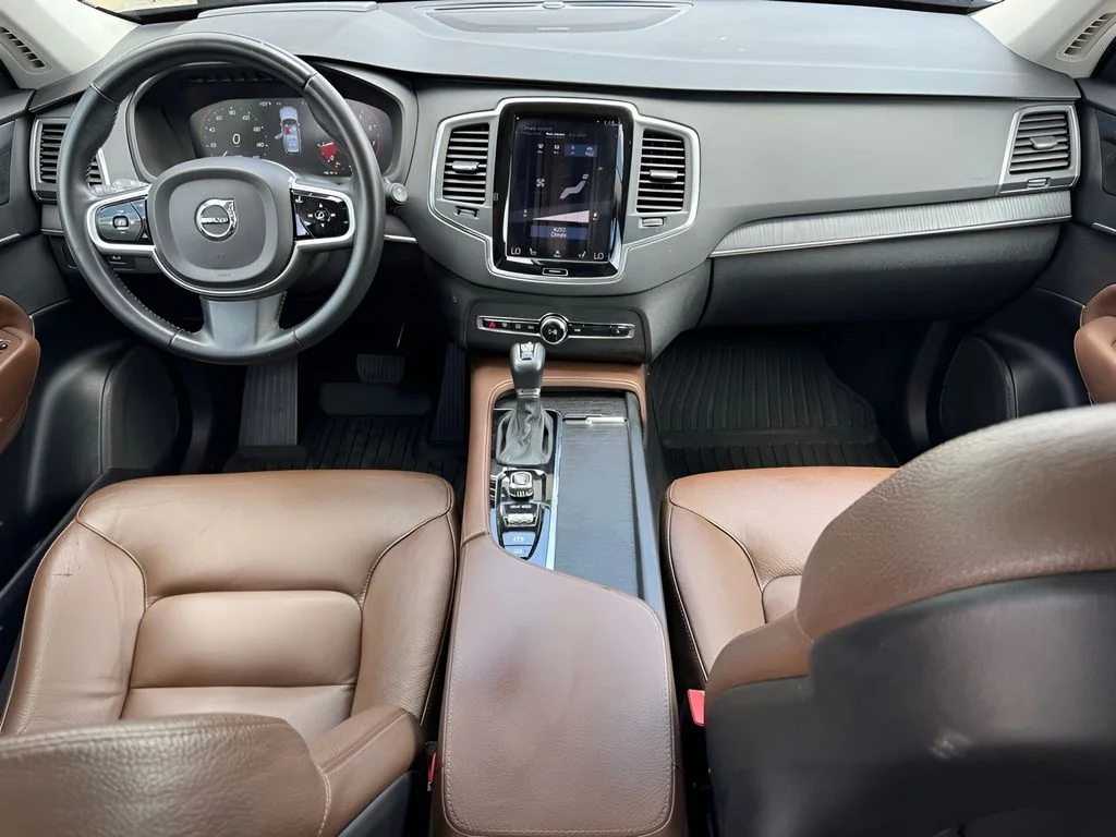 Used 2020 Gray Volvo T6 Momentum image 19