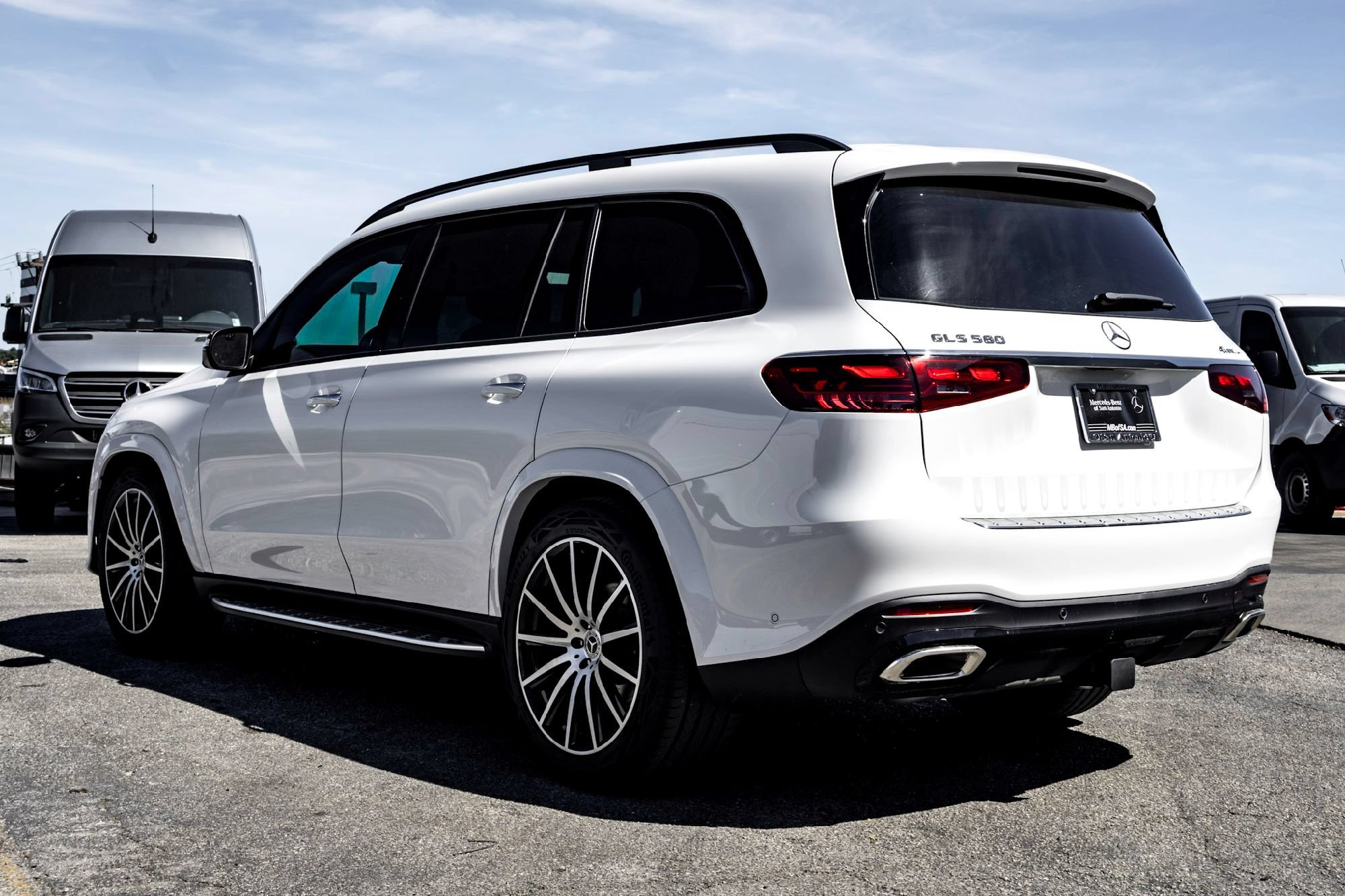 New 2026 Polar White Mercedes-Benz GLS 580 image 5