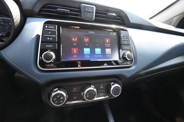 Used 2025 Black Nissan 1.6 SV image 8