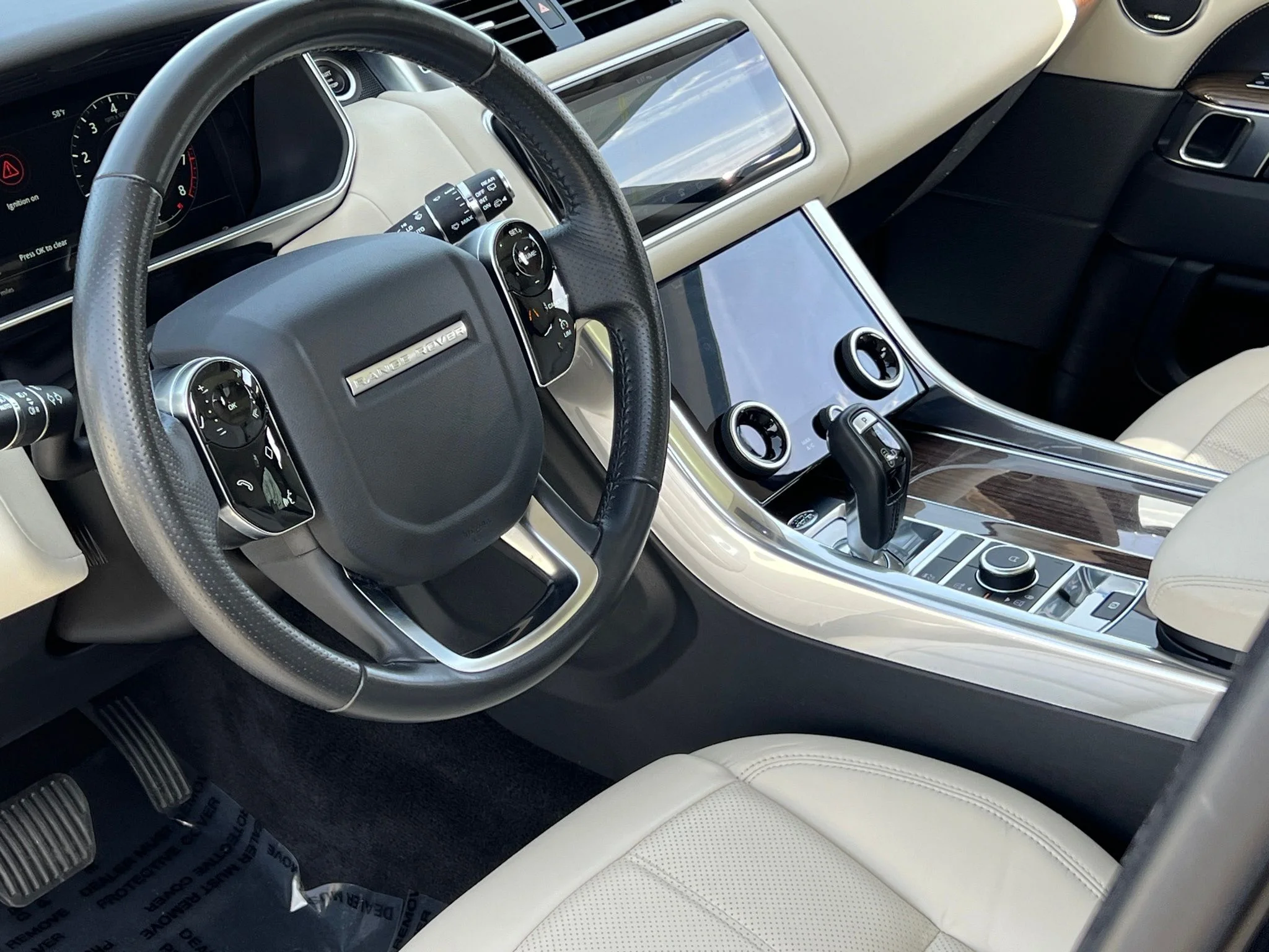 Used 2019 Blue Land Rover HSE image 2