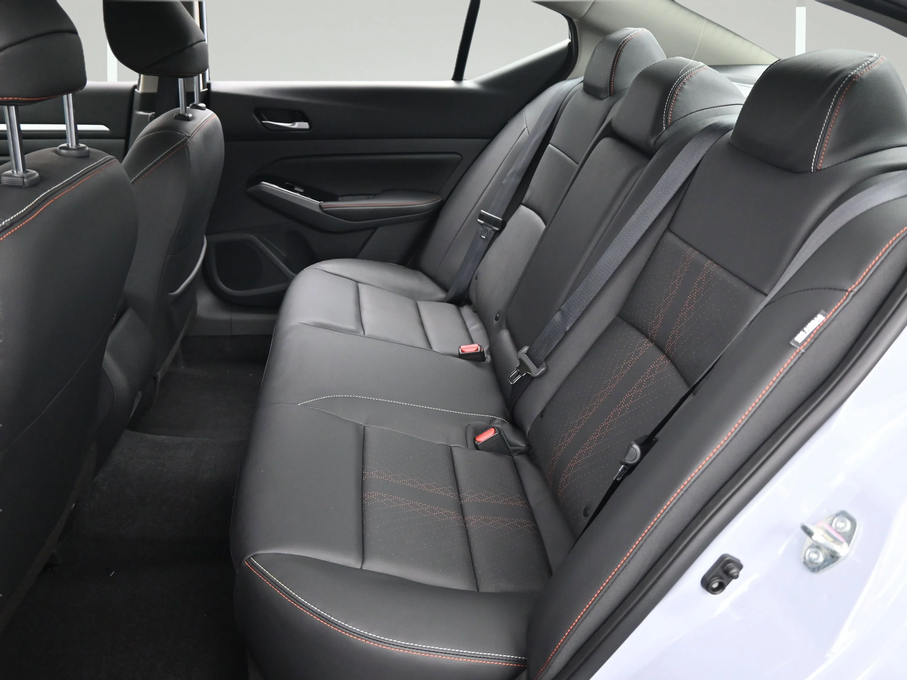 Certified Used 2025 Gray Sky Pearl Nissan SR image 11