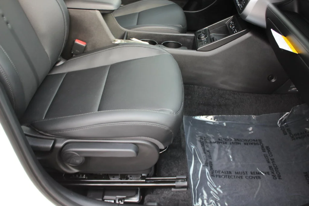Used 2026 White Hyundai SEL Premium image 33