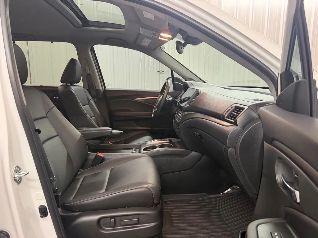 Used 2022 White Honda Special Edition image 45
