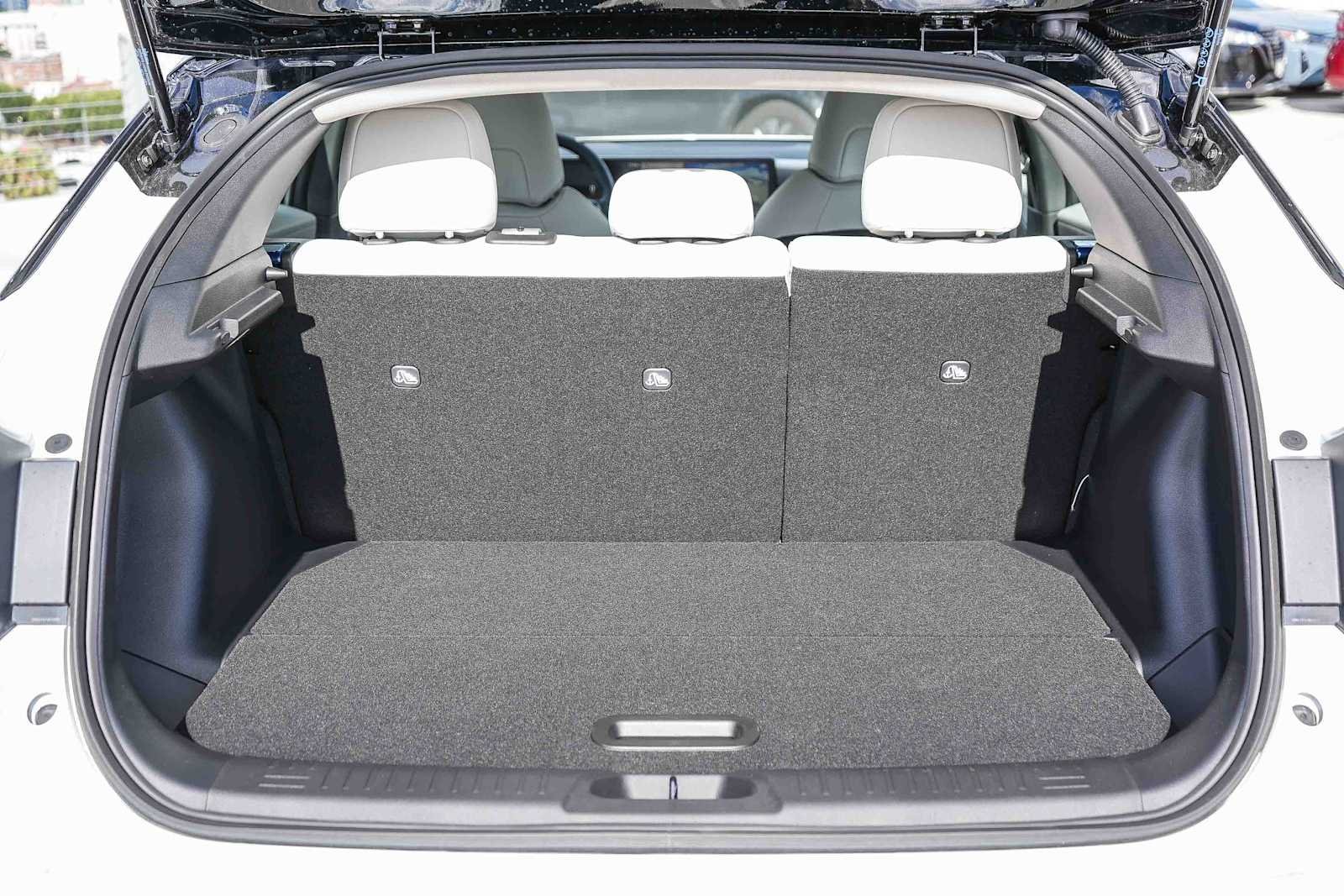 New 2026 Everest White Pearl TriCoat / Super Black Two-tone Nissan SV+ image 12