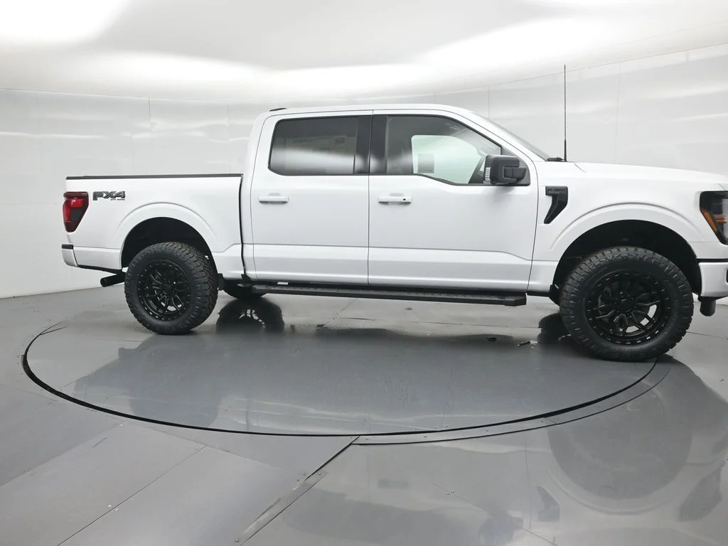 New 2026 Oxford White Ford XLT image 25