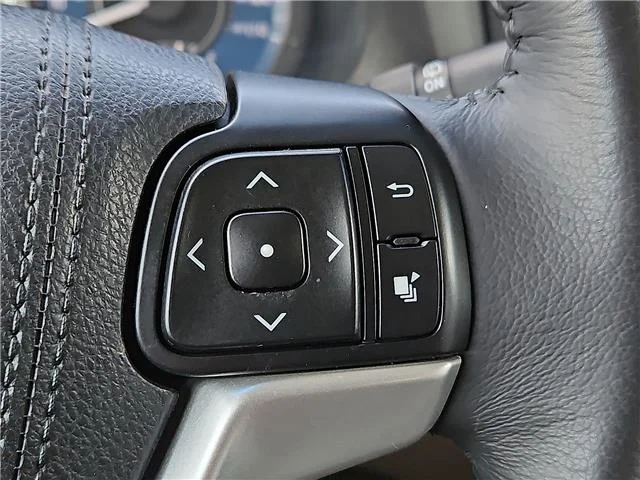 Used 2017 Predawn Gray Mica Toyota XLE 8 Passenger Front-wheel Drive Passenger image 19
