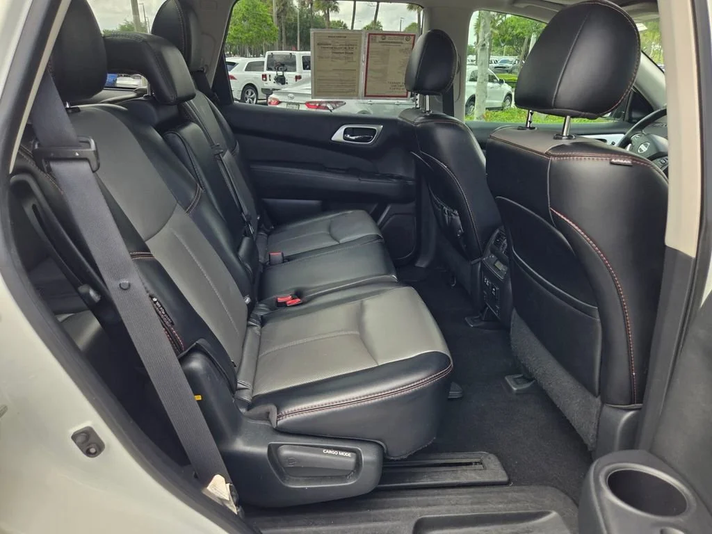 Used 2020 Pearl White Tricoat Nissan SL image 32