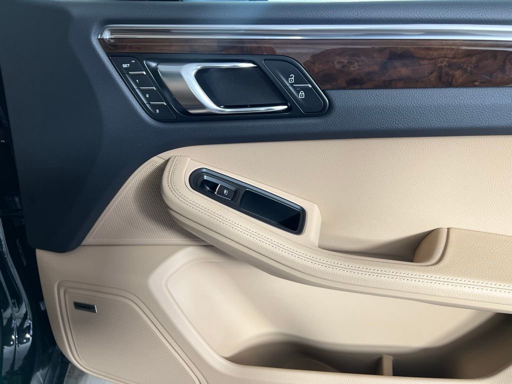 2026 Porsche Macan Base - Photo 18