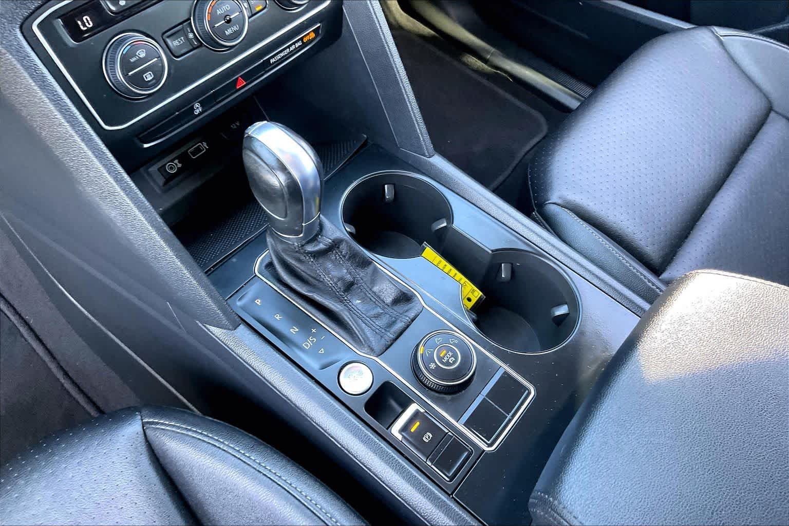 Used 2019  Volkswagen 3.6L V6 SE w/Technology image 15