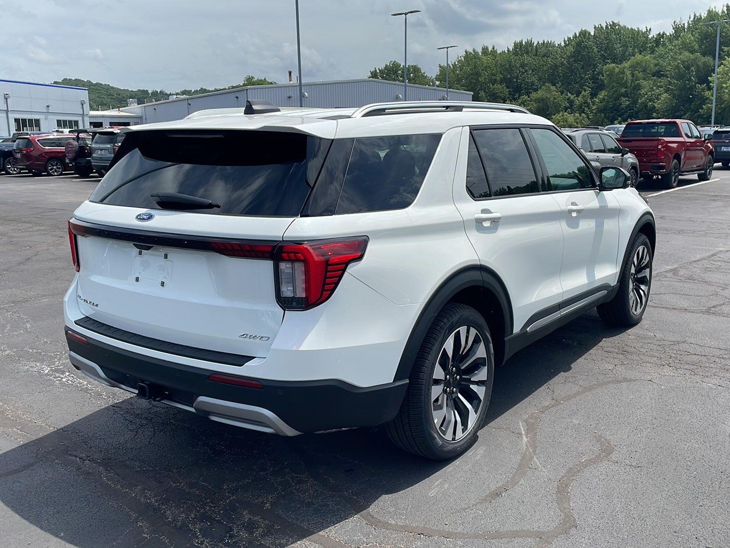 New 2026 Star White Metallic Tri-Coat Ford Platinum™ image 5