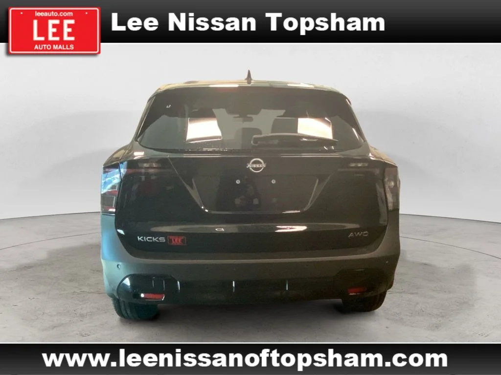 Used 2025 Super Black Nissan SV image 5
