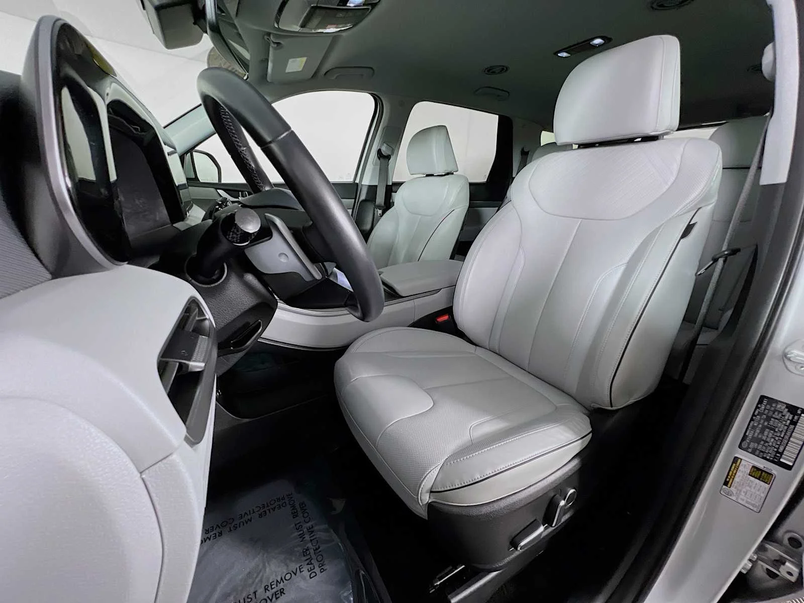Used 2024 Typhoon Silver Hyundai SEL 7P image 22