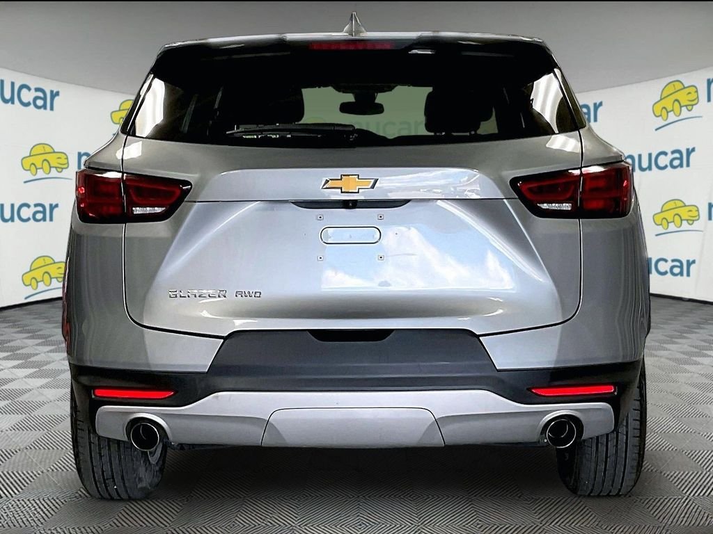 Used 2025 Gray Chevrolet LT image 5