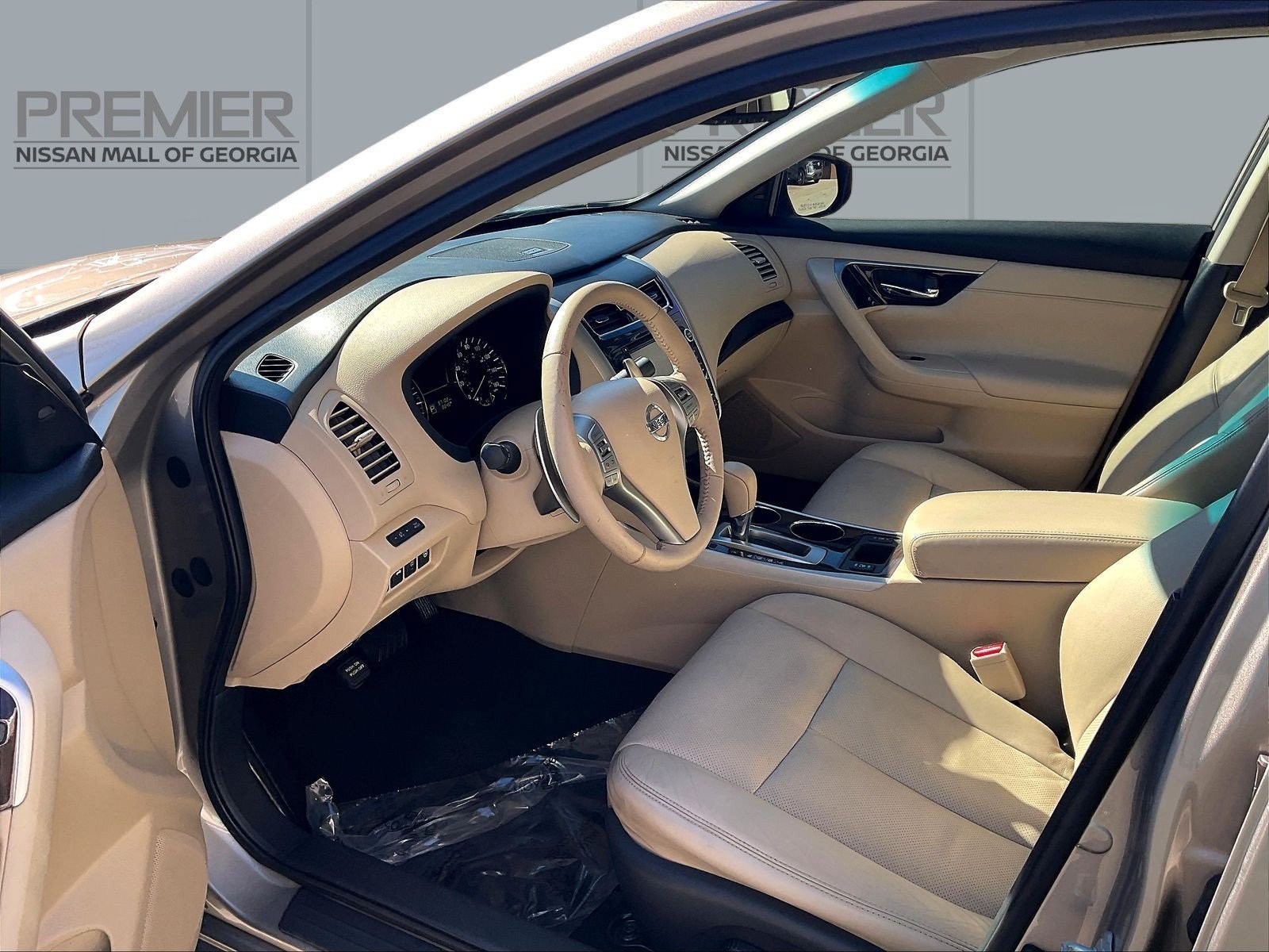 Used 2015 Beige Nissan 3.5 SL image 19