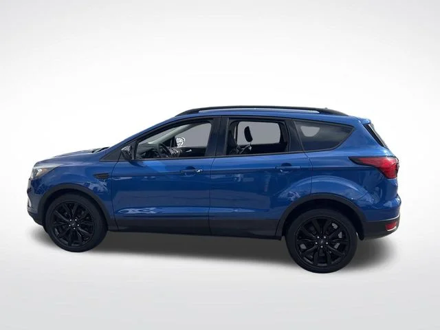 Used 2019 Ford Escape SE with VIN 1FMCU9GD6KUA48608 for sale in New Bedford, MA