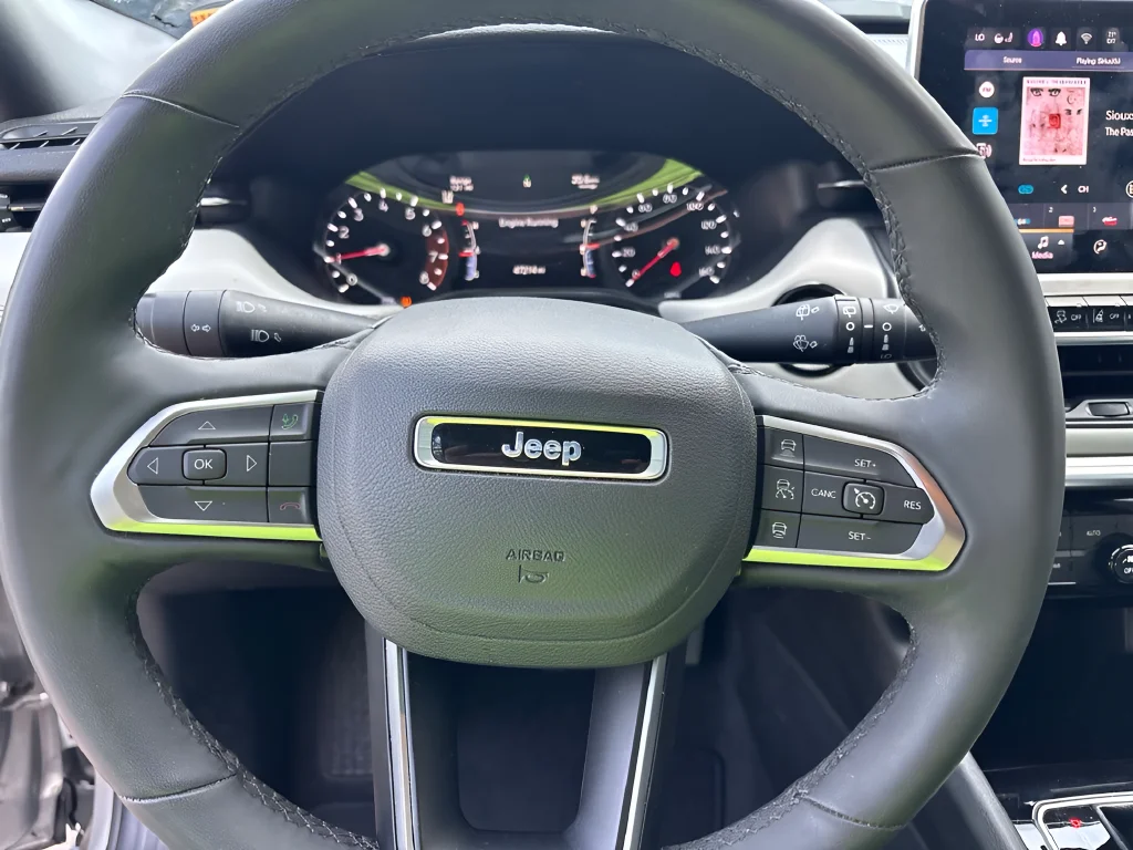 Used 2025 Silver Jeep Limited image 13