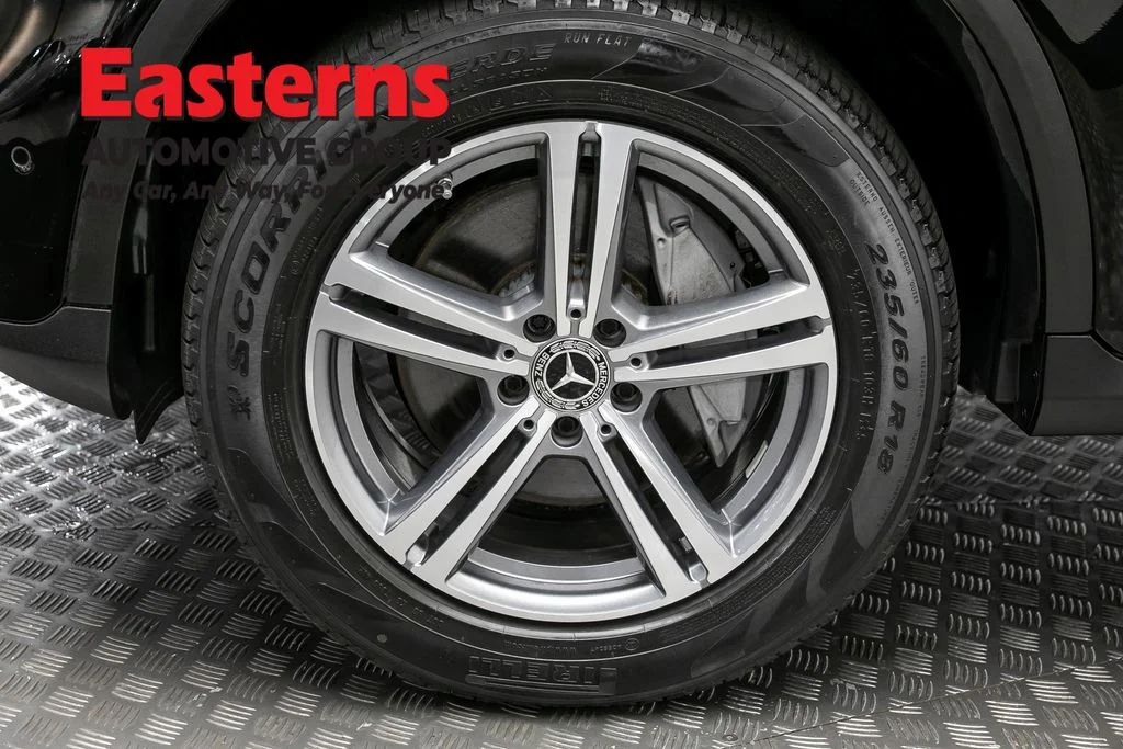 Used 2022 Black Mercedes-Benz GLC 300 image 33