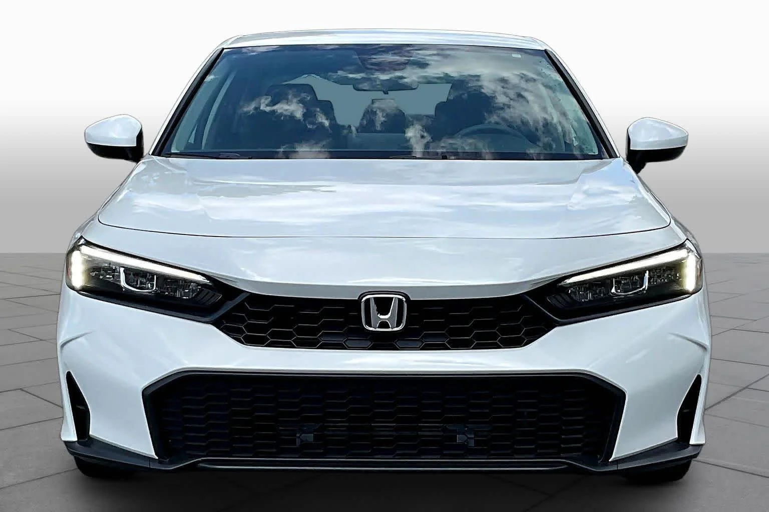 Used 2025 Platinum White Pearl Honda LX image 4