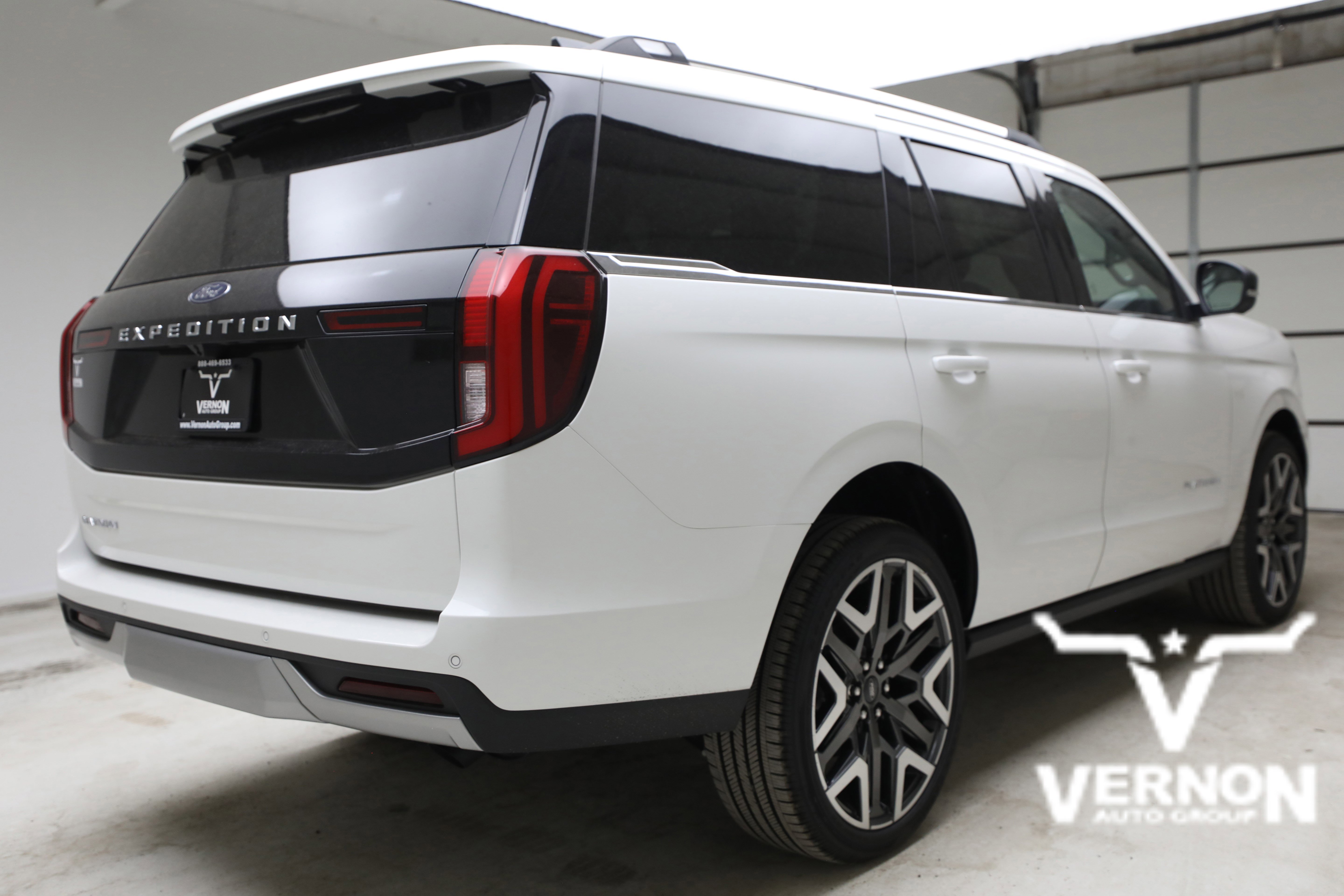 New 2026 Star White Metallic Tri-Coat Ford  image 5