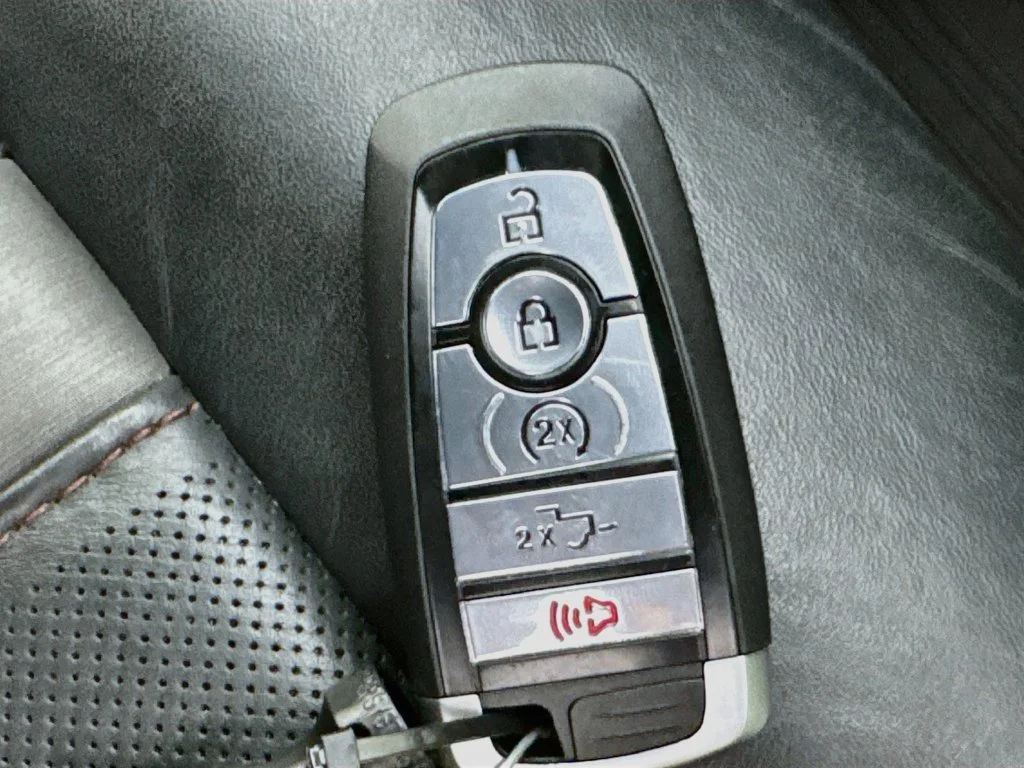 Used 2021 White Metallic Ford Platinum image 34