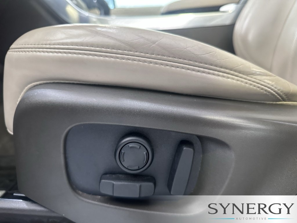 Used 2018 Byron Blue Metallic Land Rover HSE image 28