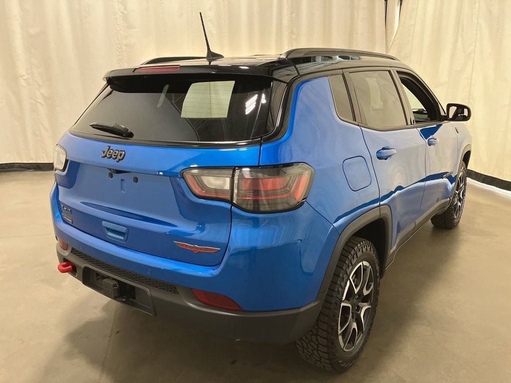 Used 2024 Hydro Blue Pearlcoat Jeep Trailhawk image 25