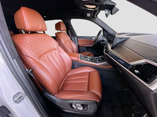 Used 2023 White BMW xDrive40i image 30