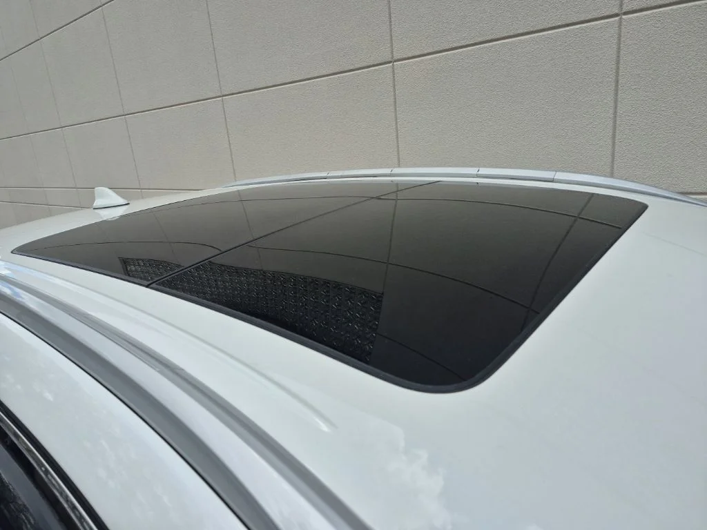 Used 2020 White Nissan Platinum image 10