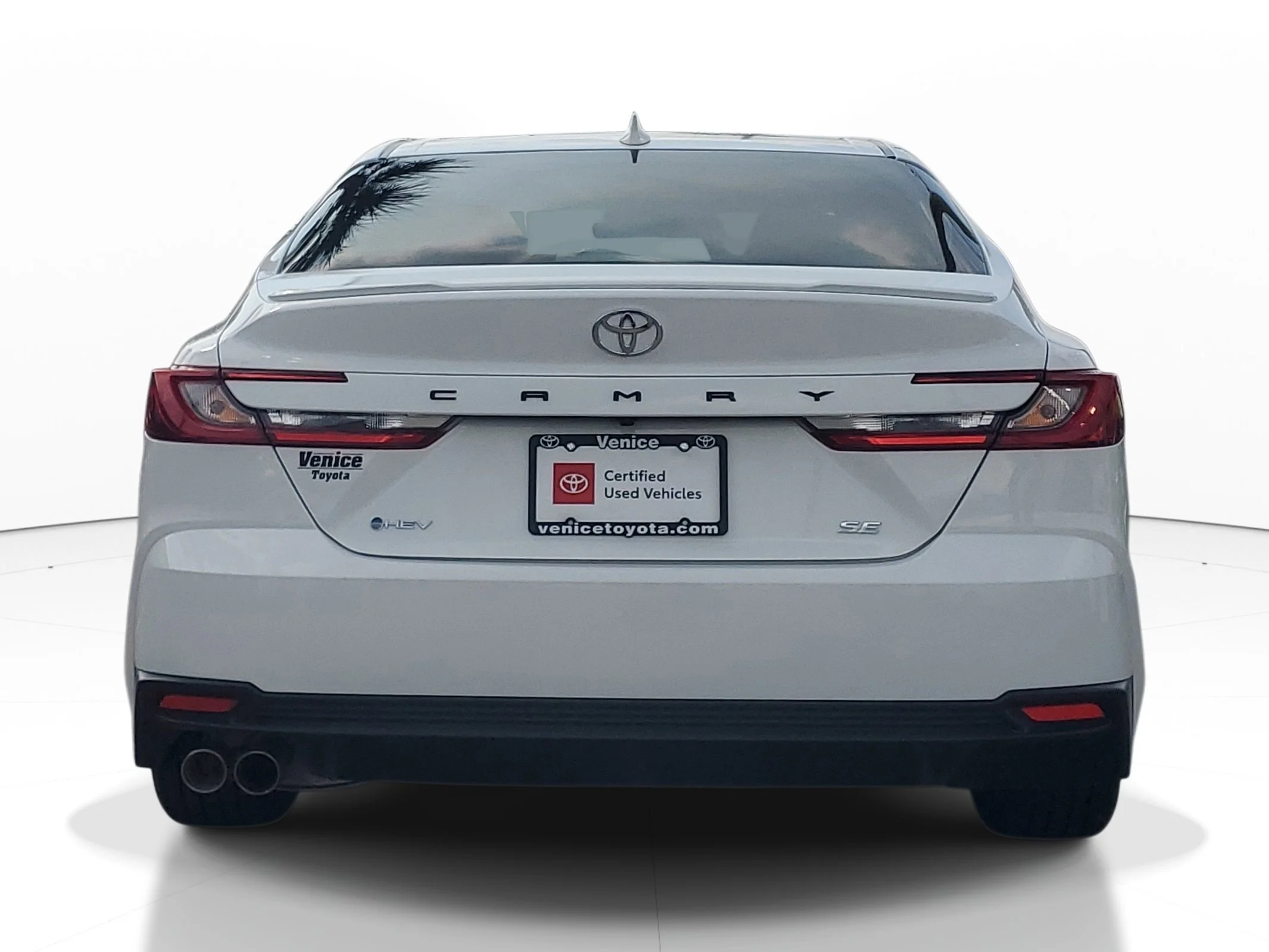 Used 2025 Ice Cap Toyota SE image 5
