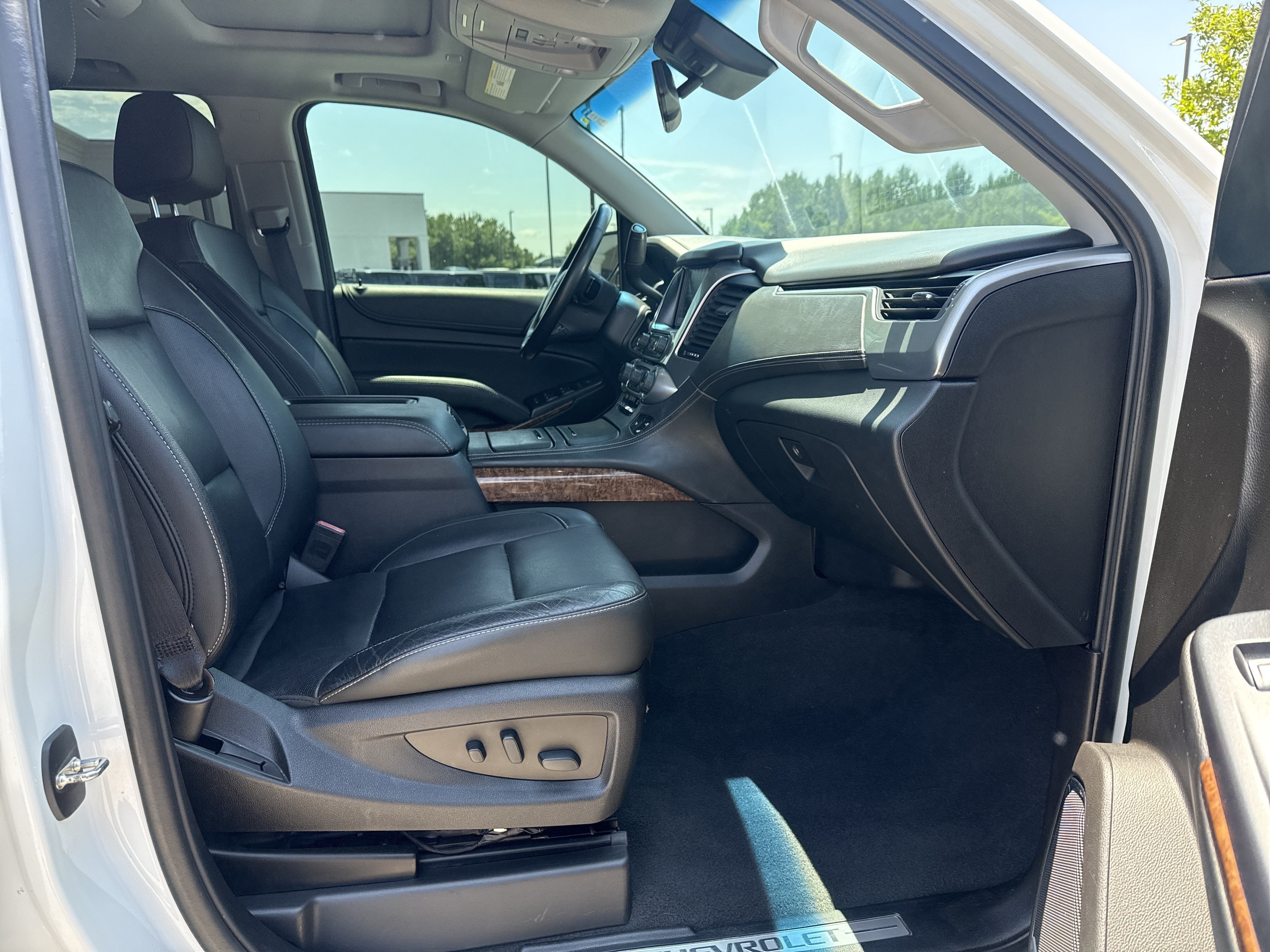 Used 2019 Summit White Chevrolet Premier image 13