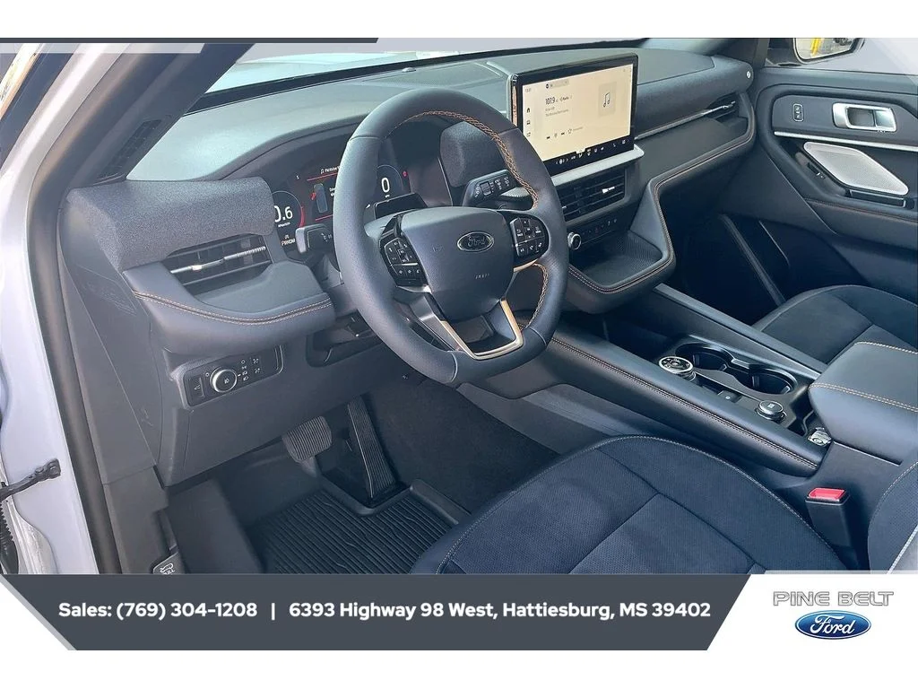 New 2026 Space White Metallic Ford Tremor® image 12
