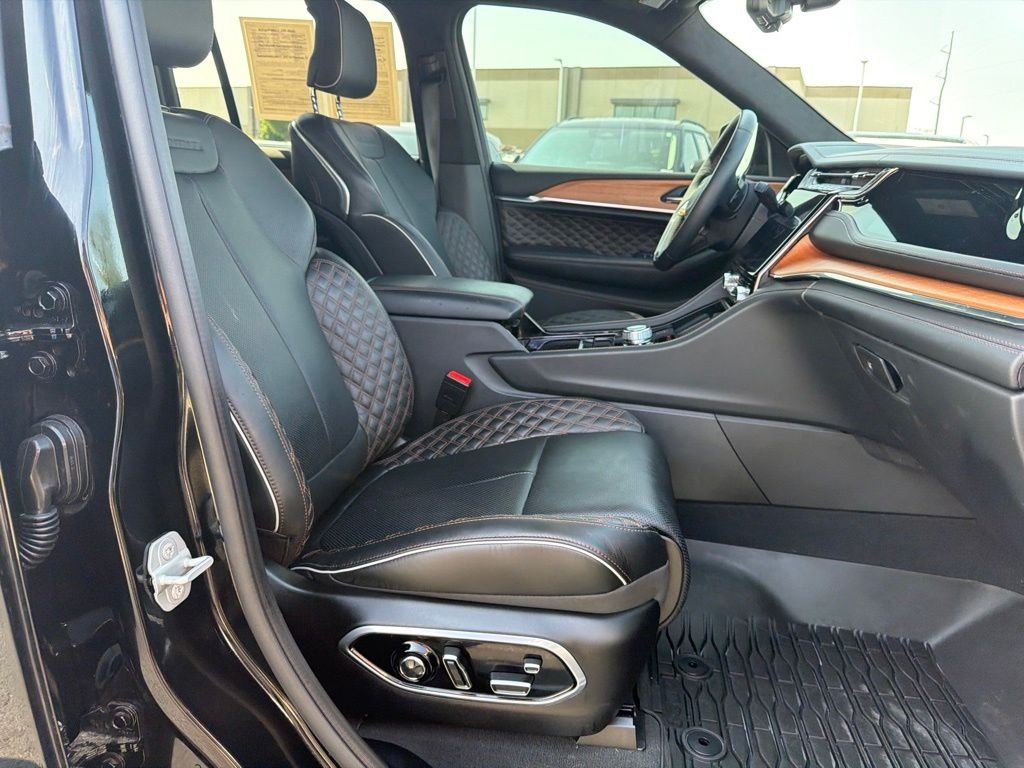Used 2025 Black Jeep Summit Reserve image 19