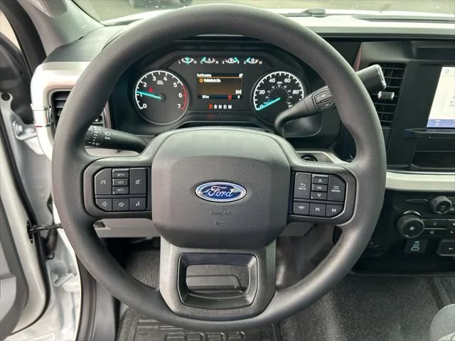 2025 Ford F-350 Super Duty XLT - Photo 14