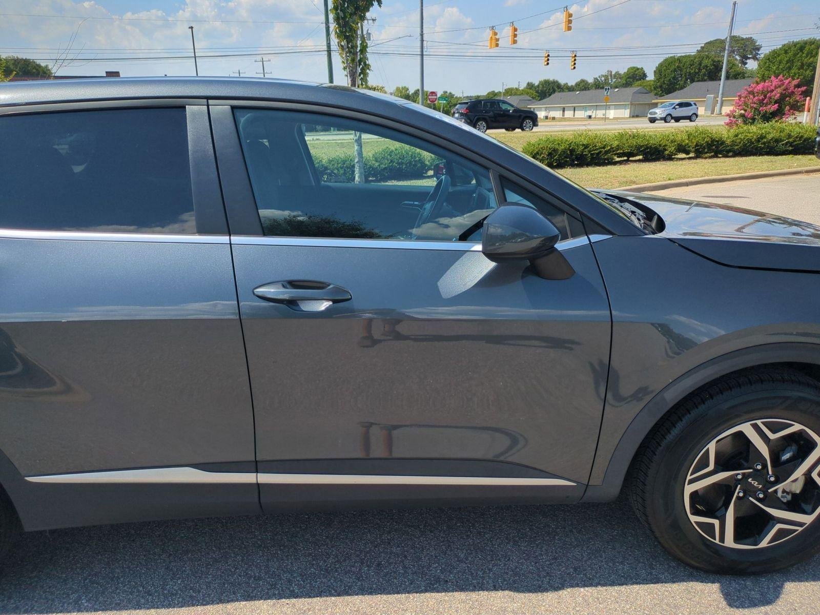 Used 2023 Gravity Gray Kia LX image 34