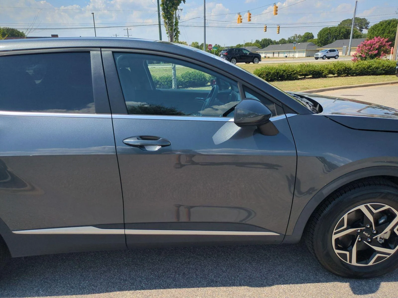 Used 2023 Gravity Gray Kia LX image 34