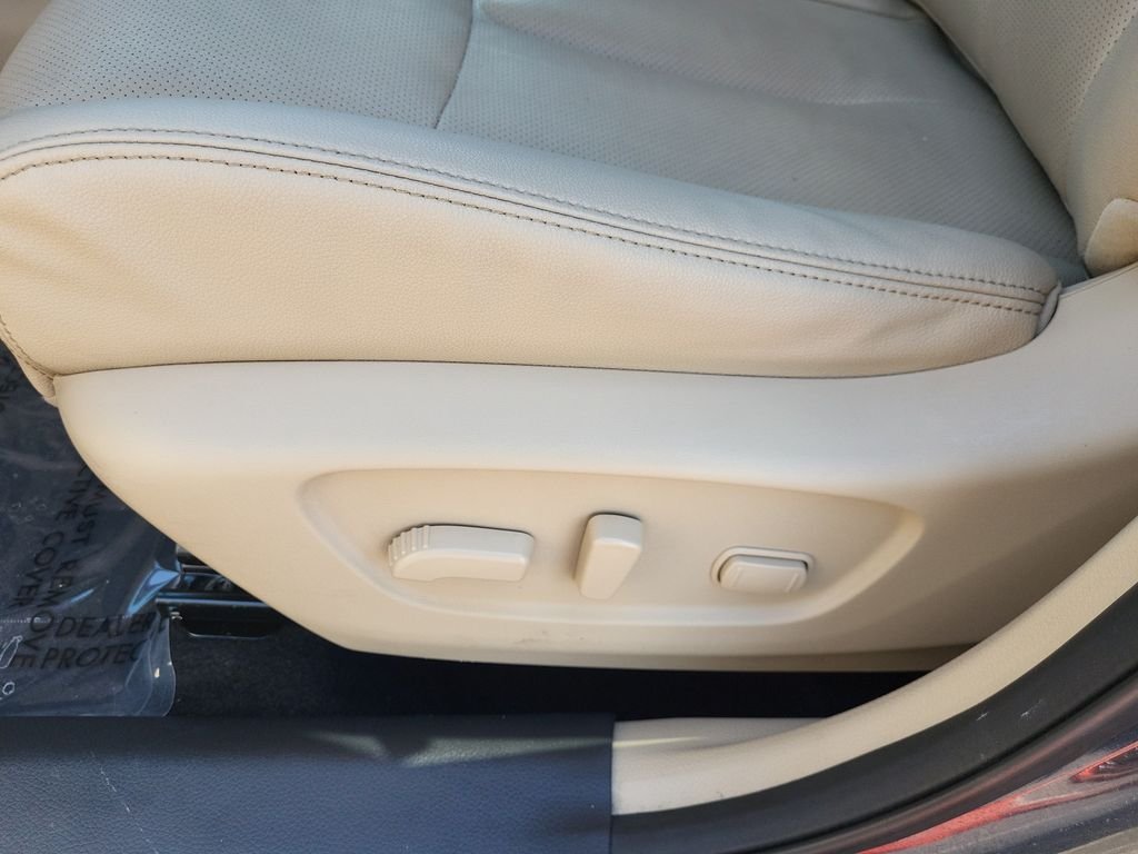 Used 2016 Blue Nissan SL image 14