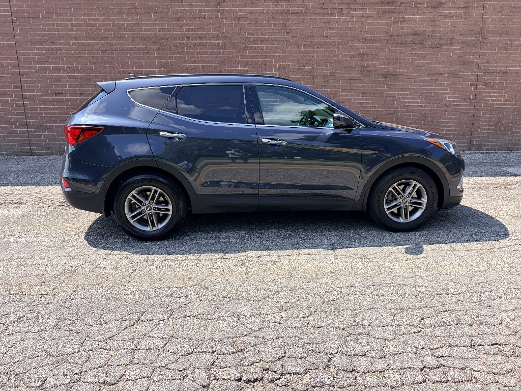 Used 2017 Marlin Blue Hyundai 2.4L image 6