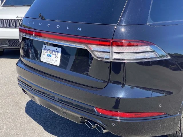Used 2023 Black Lincoln Reserve image 35